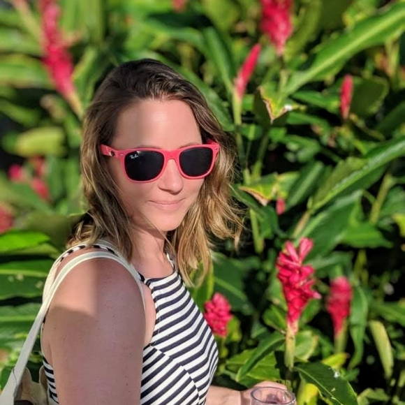 Meet your Posher, Kristin - Picture 3 of 3